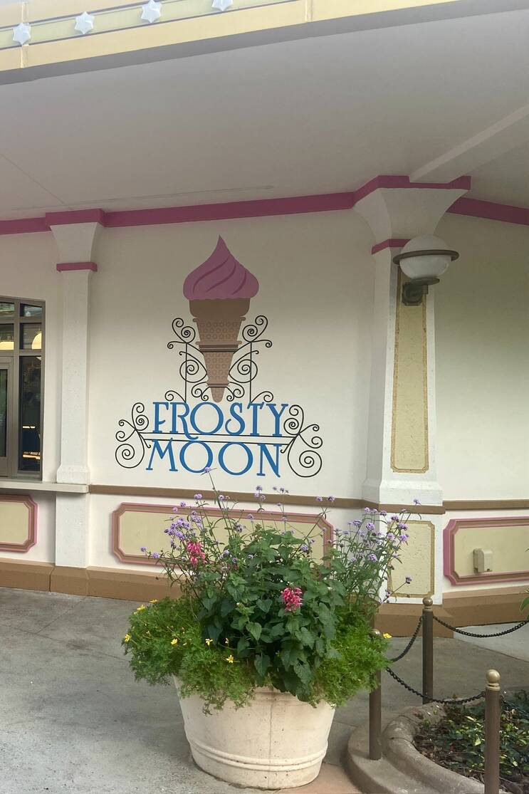frosty moon building at epic universe